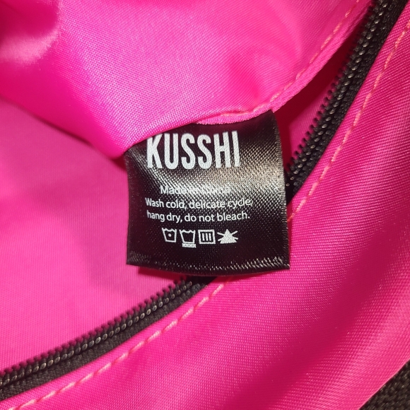 Travel Makeup and Cosmetic Bag has never been used.  Kusshi Large - Picture 7 of 7
